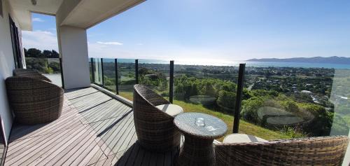 Paraparaumu Bed & Breakfast | White House