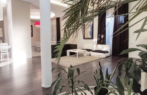 Odessa Villa | White House Odessa