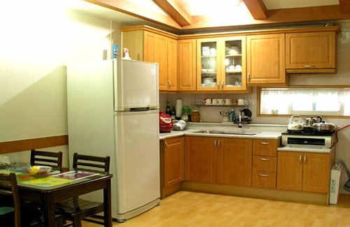 Jinju Condo | White House on the Hill HayanZip