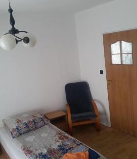 Jedlnia-Letnisko House | White House - pokoje gościnne
