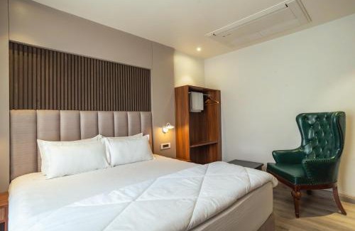 Jhansi Hotel | White House Royal Living