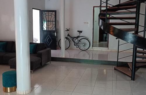 Ziguinchor House | White House