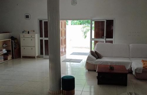 Ziguinchor House | White House