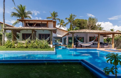 Historic Center House | White House-Stunning view of the Ocean, downtown, in gated community.