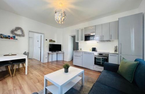 Muerzzuschlag Apartment | White Inn - Kuschelige Ferienwohnung