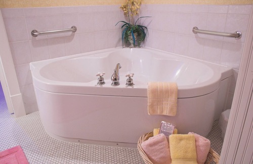 Sturgeon Bay Bed & Breakfast | White Lace Inn