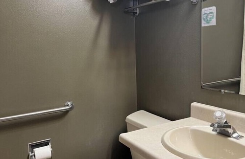 White Lake Cabin | White Lake Lodge - 2 Queen - Room 2 - Sleeps 4