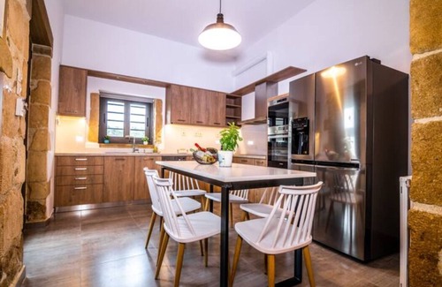Drapanias Villa | White Lilium Villa