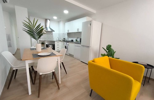 Godella Apartment | White Lily Apartment