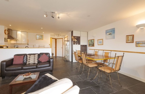 Mawgan Porth House | White Lodge Apartments