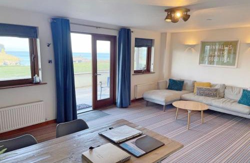 Mawgan Porth Apartment | White Lodge - Coast Hideaways