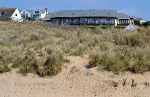 Mawgan Porth Apartment | White Lodge - Coast Hideaways