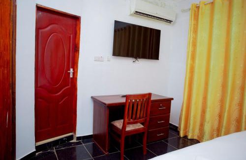 Moshi Hotel | White Lodge Hotel