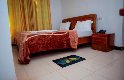 Moshi Hotel | White Lodge Hotel