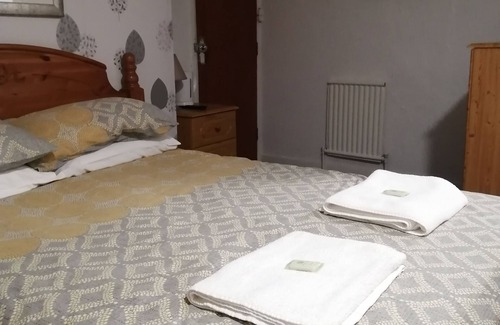 South Shore Cabin | White lodge inn ( By the Pleasure Beach at the seaside south shore)