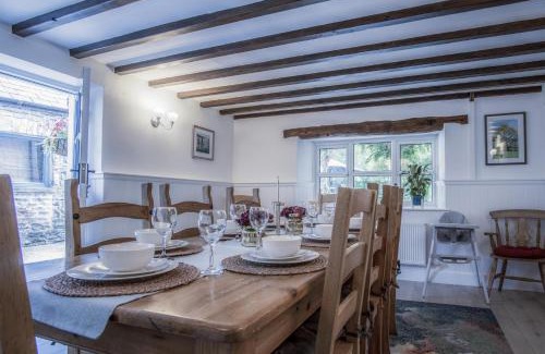 Narberth House | White Mill - 4 Bedroom Holiday Home - Lampeter Velfrey - Narberth