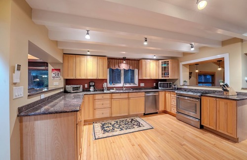 North Woodstock House | White Mountains-10 Min to Loon-Hottub-Dog Friendly