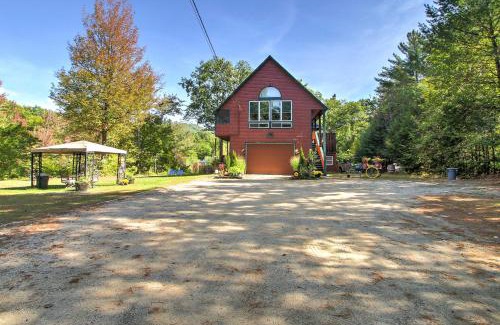 North Conway House | White Mountains Home with Hot Tub - Walk to Town!
