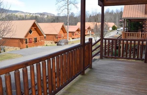White Oak Lodge House | White Oak Lodge And Resort Cabin #212