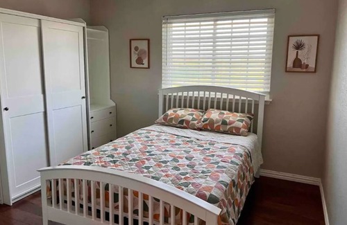 Sugar Land Apartment | White Oak - Your Home Away From Home