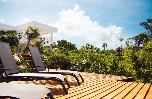 Port Howe House | White Ocean Coral - Private Beach Villa
