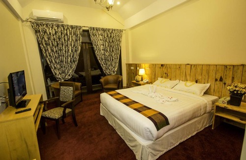 Shwenyaung Hotel | White Orchid Hotel