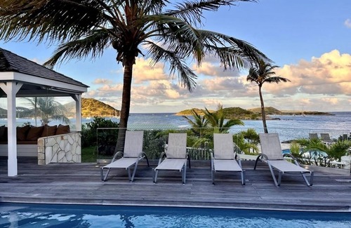 Cul de Sac Villa | WHITE PEARL, A seafront Caribbean Jewel in front of Pinel Island