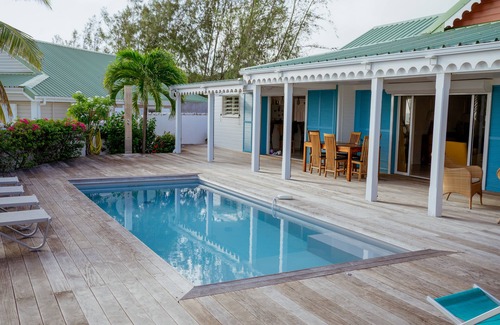 Cul de Sac Villa | WHITE PEARL, A seafront Caribbean Jewel in front of Pinel Island