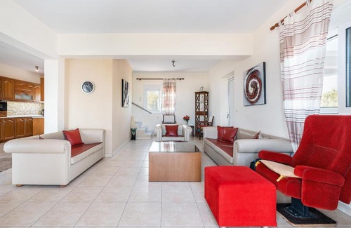 Gennadi Villa | White Pearl