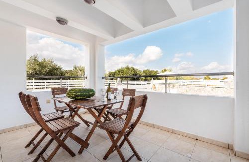 Gennadi Villa | White Pearl