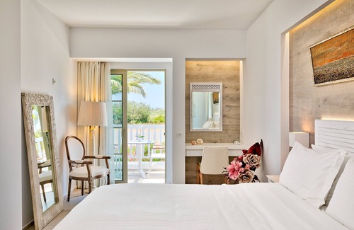 Kos Town Hotel | White Pearls Luxury Suites - Adults Only