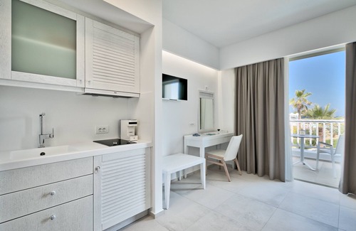 Kos Town Hotel | White Pearls Luxury Suites - Adults Only