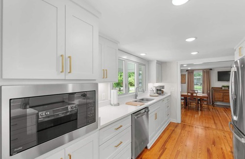 Statesboro House | White Pine Cottage - Close to the Blue Mile!