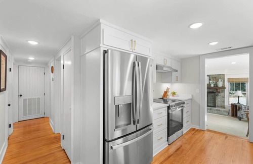 Statesboro House | White Pine Cottage - Close to the Blue Mile!
