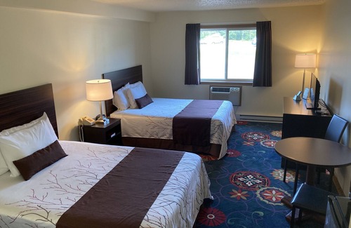 Christmas Hotel | White Pine Lodge
