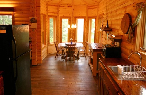 Isabella Cabin | White Pine Retreat - NEW seasonal discount rates