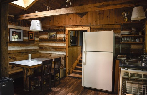 Stanton Cabin | White Pines ~ Enjoy your own private Pond & Hot Tub!