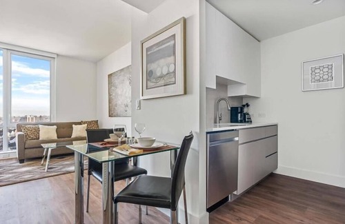 White Plains Apartment | White Plains Studio BR | Gym + Pool | 24hr Doorman