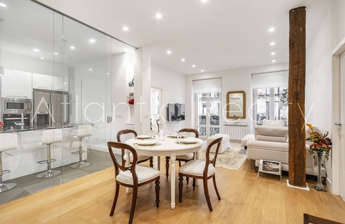 San Sebastian Centro Condo | White & Quiet Apartment | Atlantic Realty