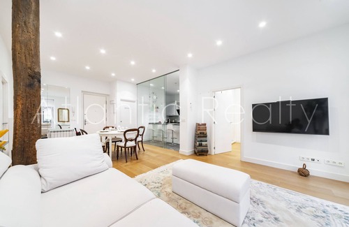 San Sebastian Centro Condo | White & Quiet Apartment | Atlantic Realty