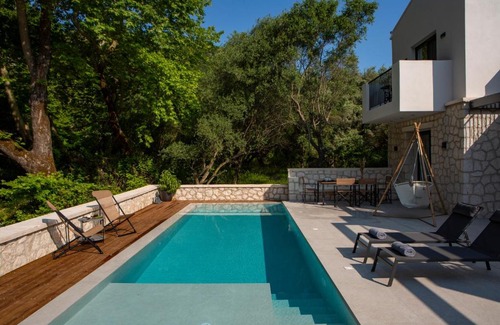 Nidri Villa | White River Villa