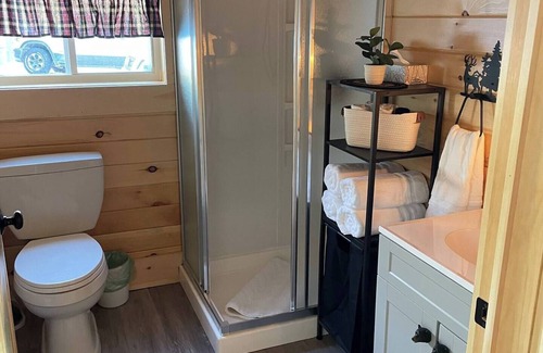 Hillsborough Cabin | White Rock Cabin #2nn