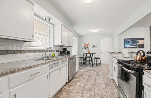 Dallas House | White Rock Estate