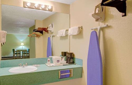 Rio Vista Hotel | White Rock Inn