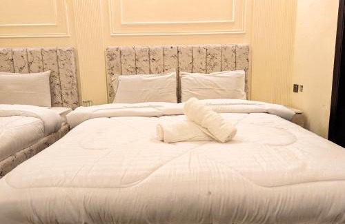 Gulshan-E-Jamal Bed & Breakfast | White Rose Family BNB - Near Agha Khan Hospital