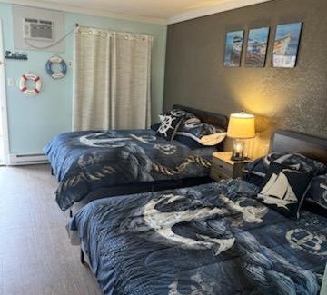 Centerville Hotel | White's Motel & Sports Lounge