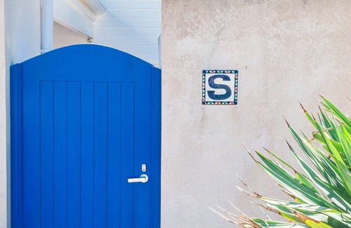 Waterhouse House | White Sails - Overlooking the Robe Boat harbour