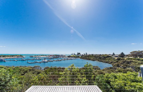 Waterhouse House | White Sails - Overlooking the Robe Boat harbour