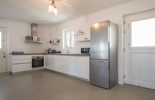 Paros Villa | White Sand All · Island Wedding paradise villas