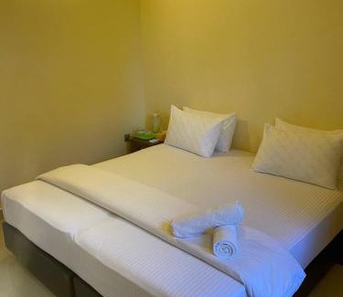 Maamigili Hotel | White Sand Inn